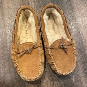 10c Ugg Moccasins.